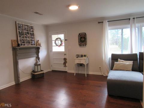284 E Broad St, Winder, GA 30680 photo 10