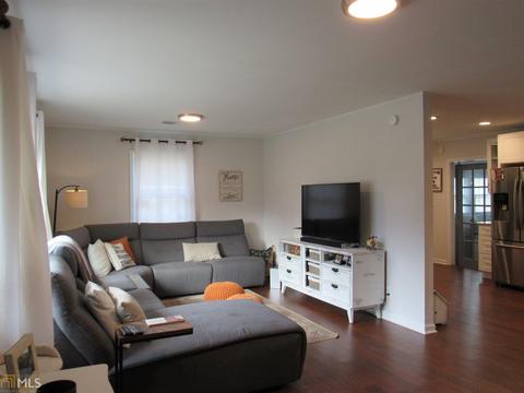 284 E Broad St, Winder, GA 30680 photo 15