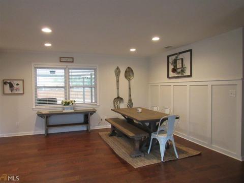 284 E Broad St, Winder, GA 30680 photo 8