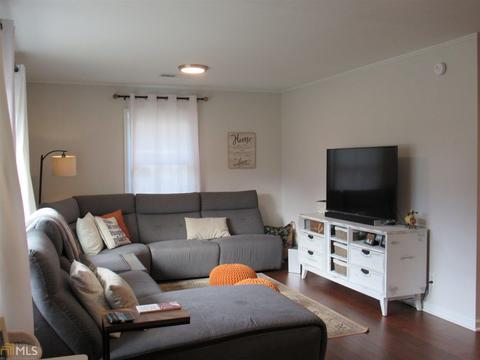 284 E Broad St, Winder, GA 30680 photo 16