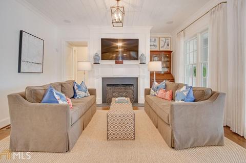 655 E Lake Dr, Gainesville, GA 30506 photo 2