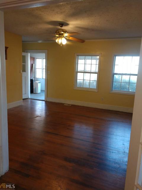 439 Forsyth St, Barnesville, GA 30204 photo 9