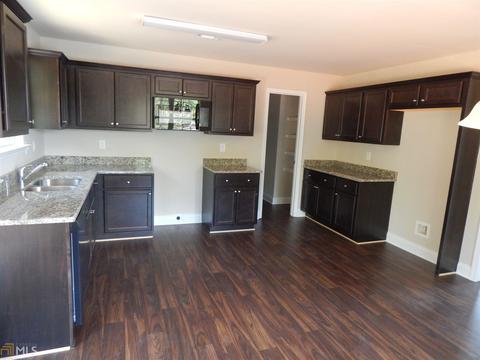 148 Heather Ln, Commerce, GA 30529 photo 3