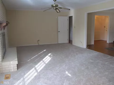 208 Lake Forest Dr, Lagrange, GA 30240 photo 3
