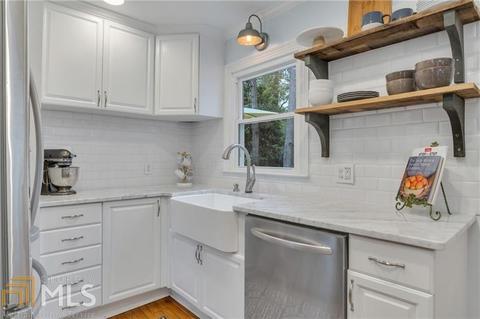 2884 Skyland Dr, Chamblee, GA 30341 photo 13
