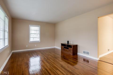 144 Park Ave, Winder, GA 30680 photo 3