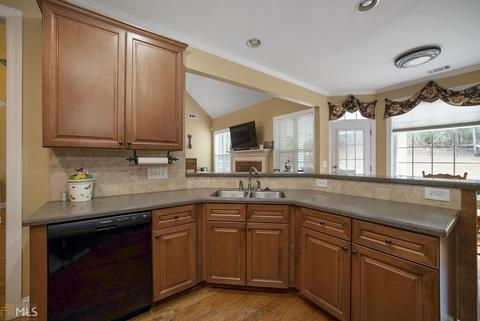 4413 N Gate Dr, Gainesville, GA 30506 photo 5