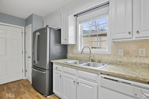 2034 Emerald Pointe Dr, Winder, GA 30680 photo 15