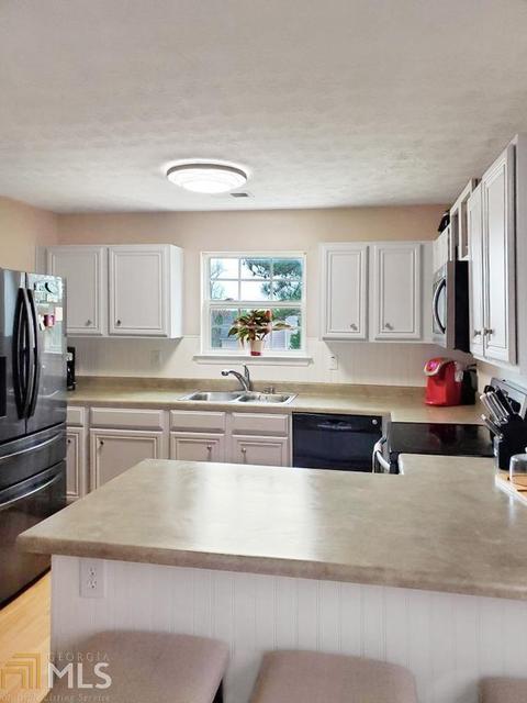 216 Hyannis Dr, Jackson, GA 30233 photo 3