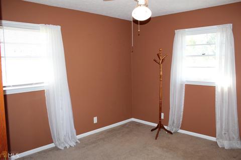 253 E Lakeview Dr, Lagrange, GA 30240 photo 12
