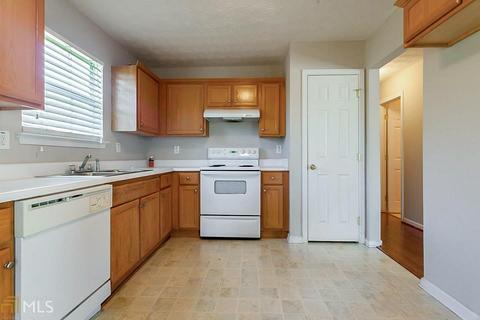 35 Lewis Ln, Covington, GA 30016 photo 6
