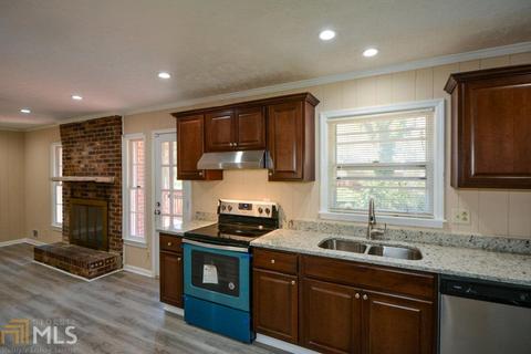 6662 Peacock Blvd, Morrow, GA 30260 photo 9