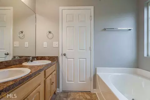 80 Meadow Overlook Dr, Covington, GA 30016 photo 4