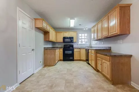 80 Meadow Overlook Dr, Covington, GA 30016 photo 3