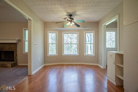 220 Laurel Way, Covington, GA 30016 photo 4
