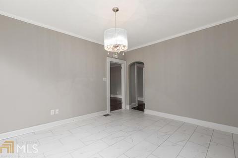 27 E New St, Winder, GA 30680 photo 12