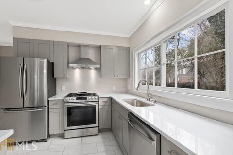 27 E New St, Winder, GA 30680 photo 14