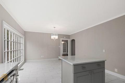 27 E New St, Winder, GA 30680 photo 15