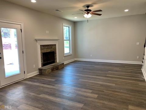 145 Clearwater Dr, Jackson, GA 30233 photo 4