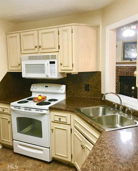 207 Upland Ct, Lagrange, GA 30240 photo 6