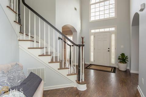 2046 Suwanee Woods Ln, Duluth, GA 30097 photo 2
