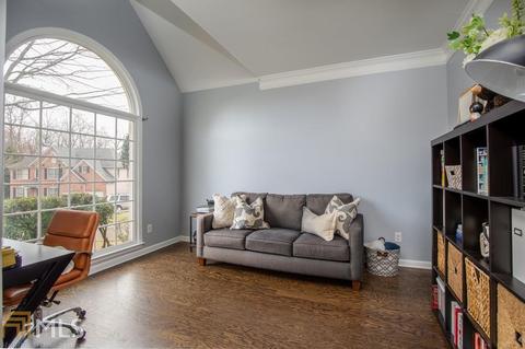 2046 Suwanee Woods Ln, Duluth, GA 30097 photo 5