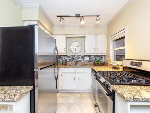 3372 Keswick Dr, Chamblee, GA 30341 photo 7