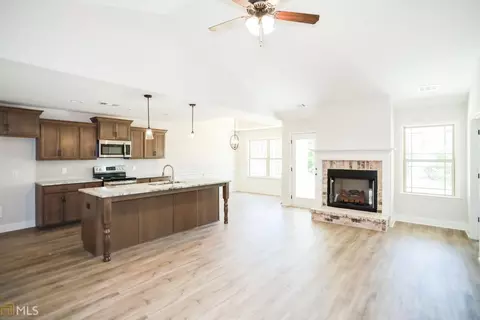 122 Back Cedar, Centerville, GA 31028 photo 6