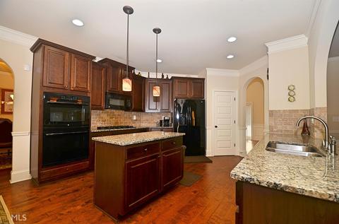 305 Riverstone Dr, Covington, GA 30014 photo 9