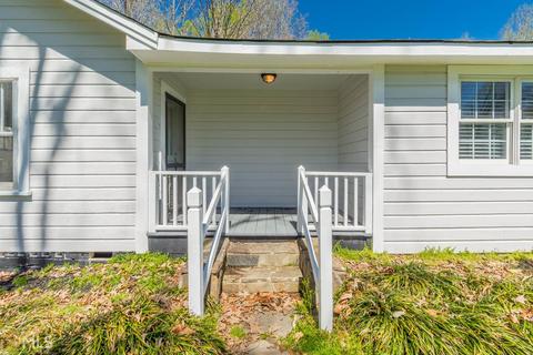 433 E Louise St, Clarkesville, GA 30523 photo 2