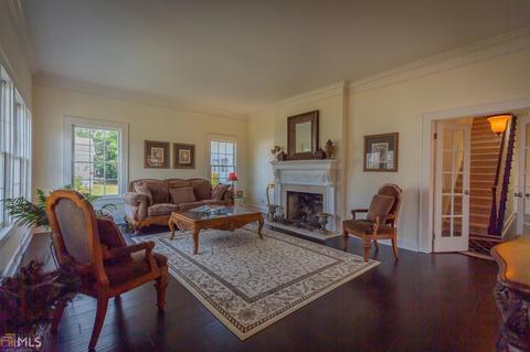 35 Stewart St, Toccoa, GA 30577 photo 3