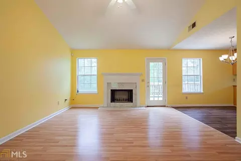 20 Shane Cir, Covington, GA 30016 photo 2