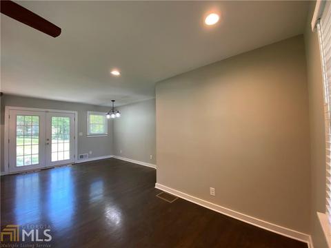 3016 Whispering Hills Dr, Atlanta, GA 30341 photo 9