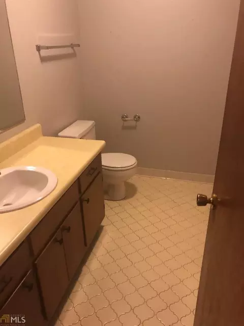 221 Pinehaven Dr, Lagrange, GA 30240 photo 6