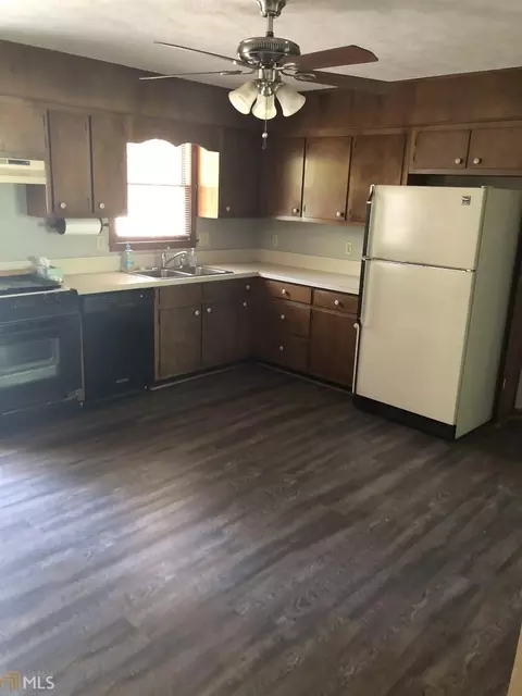 221 Pinehaven Dr, Lagrange, GA 30240 photo 9
