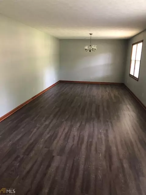 221 Pinehaven Dr, Lagrange, GA 30240 photo 8