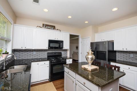 225 Hammersmith Dr, Suwanee, GA 30024 photo 8