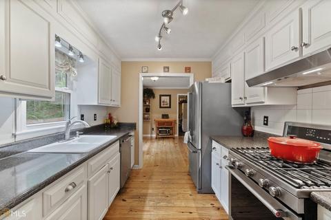 231 Hayes Ln, Rex, GA 30273 photo 12