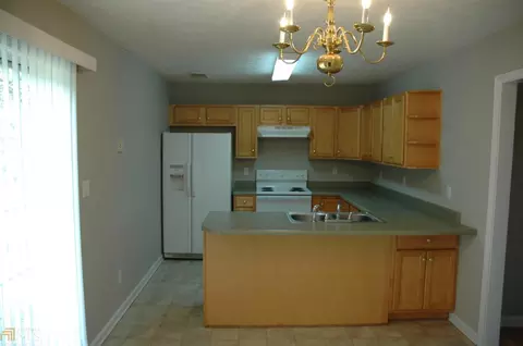 21 Nantuckett Dr, Lagrange, GA 30240 photo 4