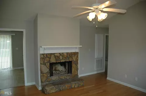 21 Nantuckett Dr, Lagrange, GA 30240 photo 2