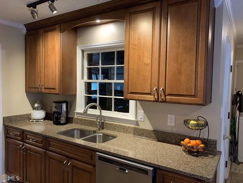 320 Collier Rd, Barnesville, GA 30204 photo 12