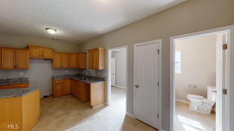 8242 Sterling Ln, Covington, GA 30014 photo 4