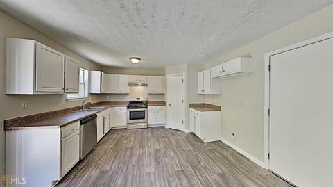 610 Creekview Blvd, Covington, GA 30016 photo 4