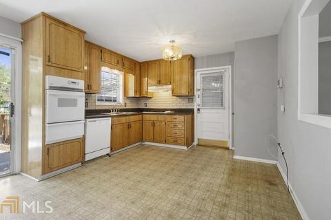 1282 Morrow Rd, Morrow, GA 30260 photo 6