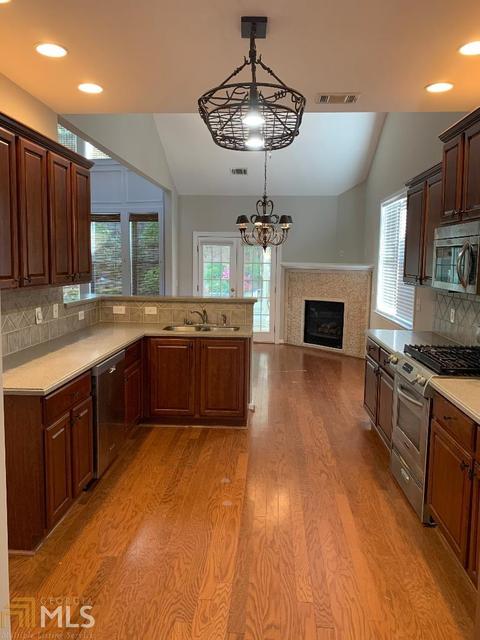 518 Waterfall Dr, Canton, GA 30114 photo 3