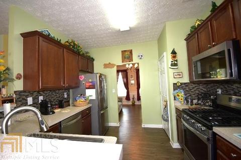 1048 Maple Leaf Dr, Mcdonough, GA 30253 photo 4