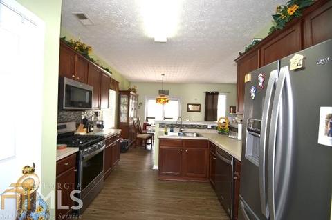 1048 Maple Leaf Dr, Mcdonough, GA 30253 photo 5