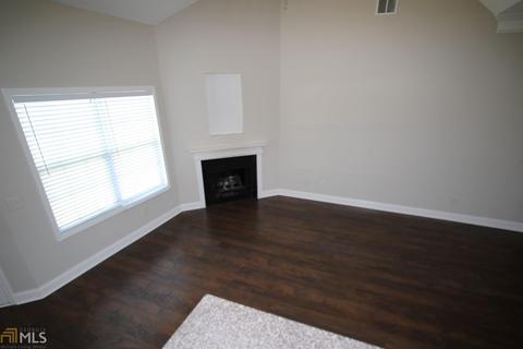 303 Phipps Dr, Lagrange, GA 30241 photo 4