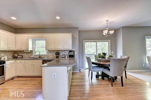 2402 Timberwolf Ct, Buford, GA 30519 photo 4
