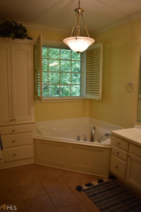 231 E Lane Cir, Lagrange, GA 30240 photo 12